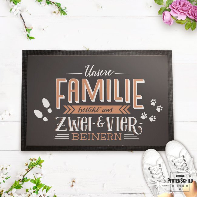 Fu&szlig;matte mit Spruch - Unsere Familie besteht aus Zwei- und Vierbeinern - 90 x 60 cm