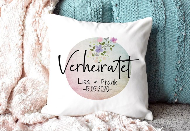 Kissen zur Hochzeit - Verheiratet - mit WUNSCHNAME und WUNSCHDATUM Kissen Polyester - Wei&szlig; flauschig