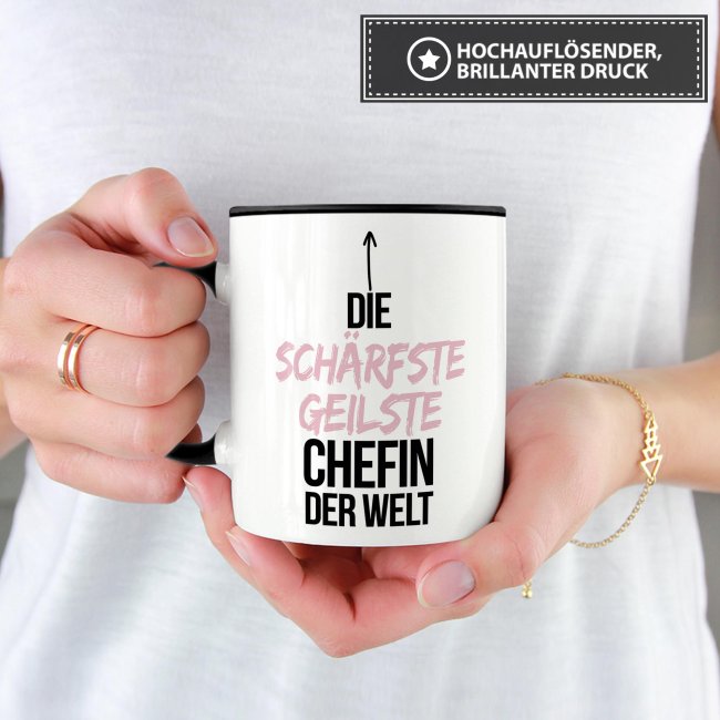 Tasse mit Spruch - Lustige Tasse Chefin - Die sch&auml;rfste geilste Chefin der Welt - Innen &amp; Henkel Schwarz