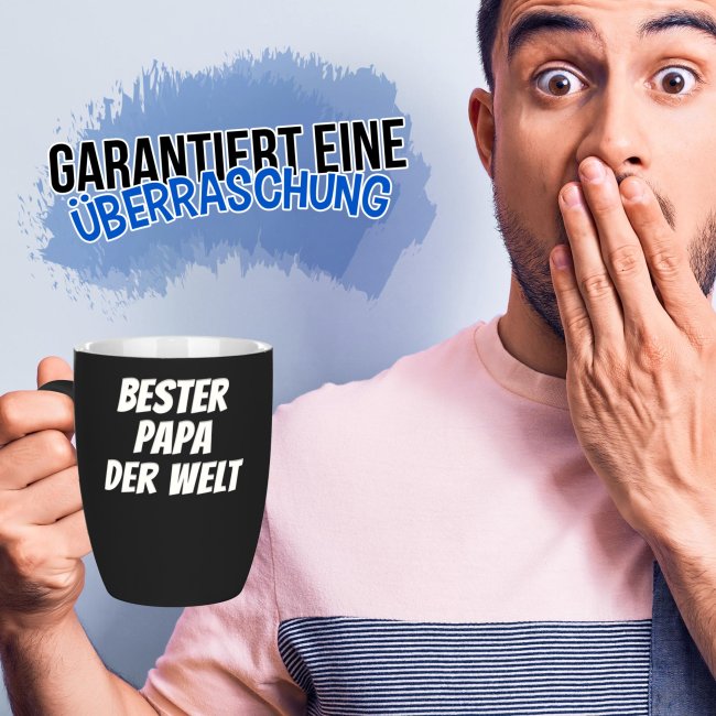 Gummierte, schmale Tasse mit Textgravur - Schwarz
