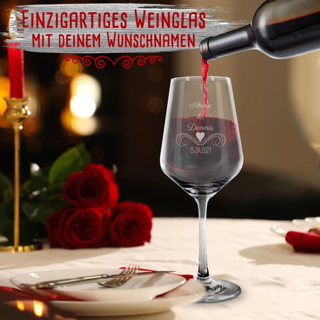 Rotweinglas - Herz Kringel - mit Namen und Datum