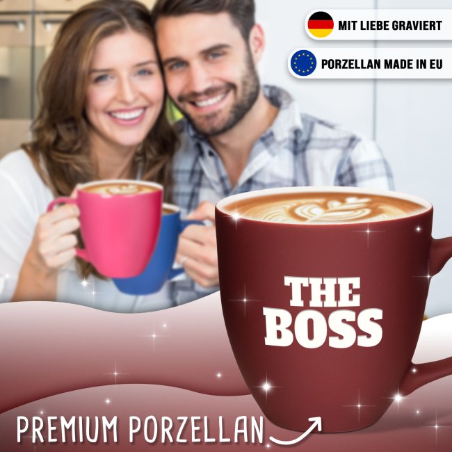 Samtig-matte Porzellantasse mit Gravur - XXL Jumbotasse - THE BOSS - Cozy Caramel