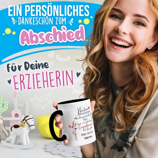 Tasse f&uuml;r Erzieherin - Hinter jedem Kind - Blumen - mit Name personalisierbar - Schwarz