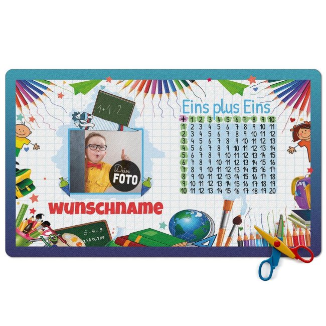 Schreibtischunterlage f&uuml;r Kinder - Eins plus Eins - Blaue Variante - mit Foto und Name personalisierbar - 60 x 35 cm