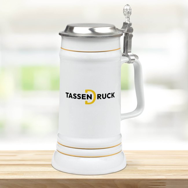 St&auml;ndekrug mit Goldrand - 700 ml - Wei&szlig; - mit Deckel - inkl. Druck - Druckbereich 180 x 70 mm