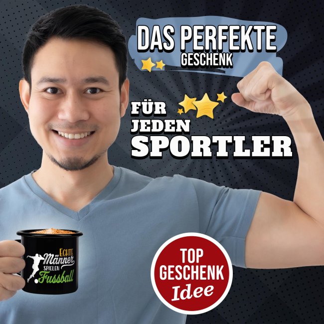 Schwarze Emaille-Tasse mit Spruch - Echte M&auml;nner spielen Fu&szlig;ball - 300 ml