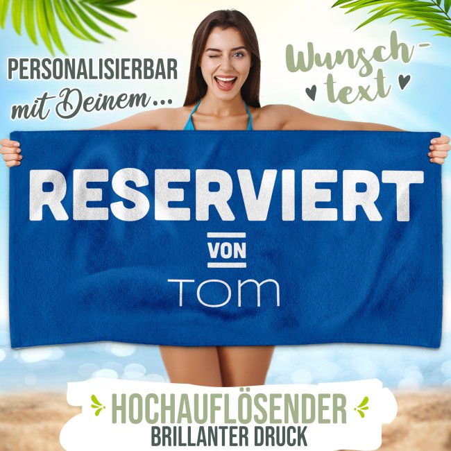 Badetuch mit Name personalisieren - Reserviert von - Moosgr&uuml;n, 140 x 70 cm