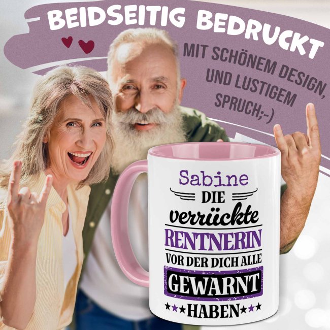 Personalisierte Tasse zur Rente - Verr&uuml;ckte Rentnerin - mit Name - Rosa