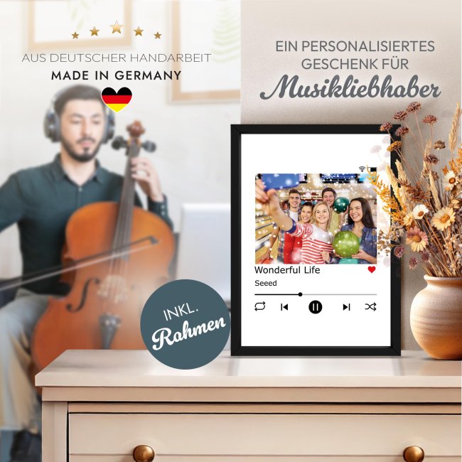 Fotodruck mit Bilderrahmen - Playlist - mit Bild &amp; Text - Hochformat, schwarzer Rahmen