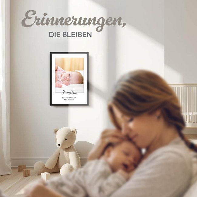 Fotodruck mit Bilderrahmen zur Geburt - mit Foto, Name, Daten - 250 g/m&sup2; Fotopapier, A4 Hochformat, schwarzer Rahmen