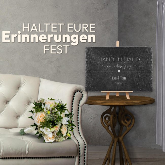 Personalisierte Schieferplatte mit Gravur zur Hochzeit - Hand in Hand - mit Namen und Datum - 20 x 30 cm mit Staffelei