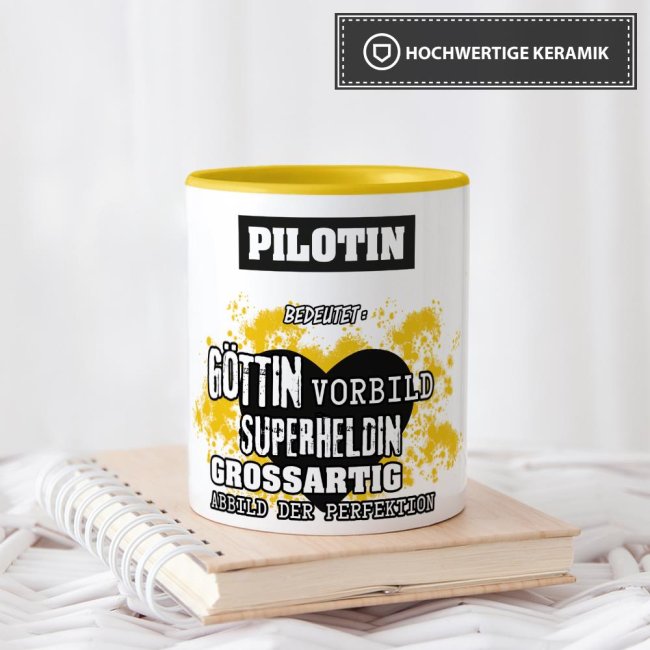 Berufe-Tasse in Gelb - Bedeutung einer Pilotin