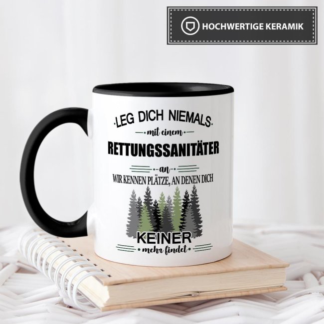 Berufe-Tasse - Leg dich niemals mit einem Rettungssanit&auml;ter an - Schwarz