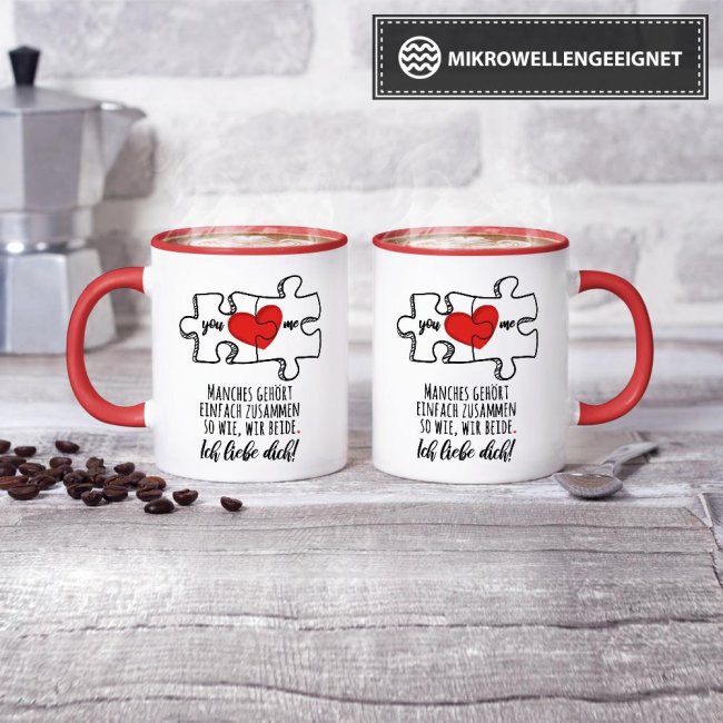 Tasse Puzzleteile &quot;Manches geh&ouml;rt einfach zusammen&quot; Innen &amp; Henkel Rot