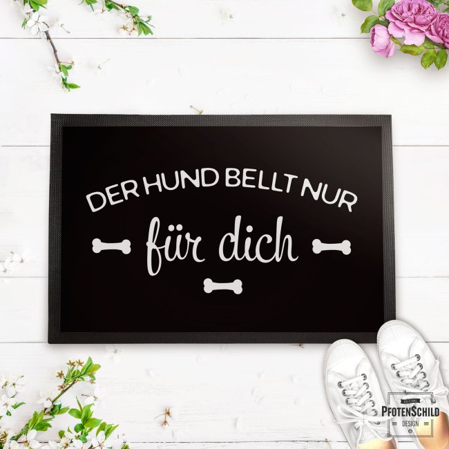 Fu&szlig;matte mit Spruch - Der Hund bellt nur - 75 x 50 cm