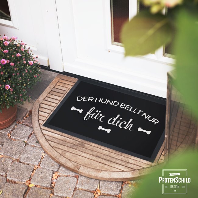 Fu&szlig;matte mit Spruch - Der Hund bellt nur - 75 x 50 cm